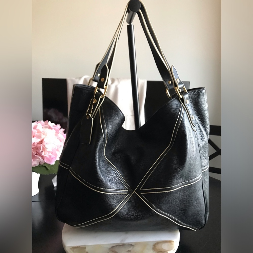 NWT STEVE MADDEN BLACK LEATHER BAG EXTRA LARGE WITH TASSEL